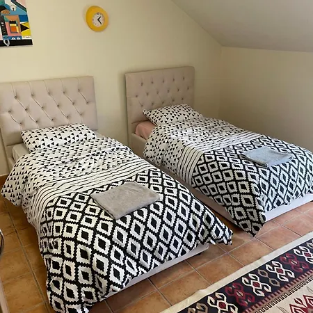 Istanbul B&B 티라나